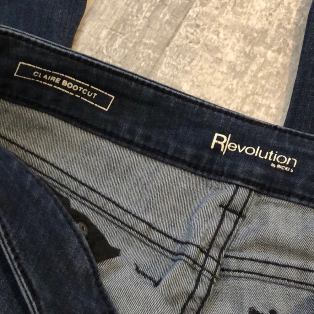 Ricki’s Revolution Claire Bootcut Blue Jeans, Size 27 - Picture 5 of 6